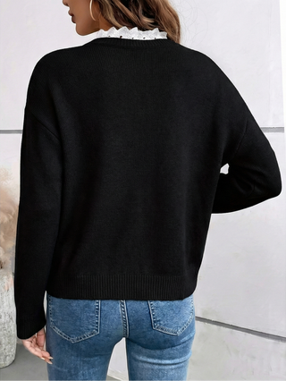 Céline | Chic Knit Sweater with Elegant Lace Collar